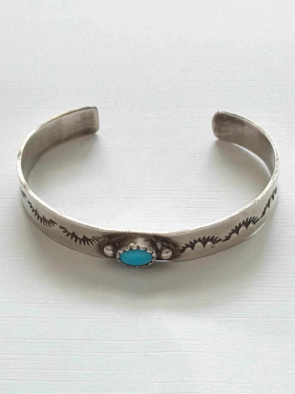 Vintage Southwestern Turquoise Sterling Silver Cuff Bracelet